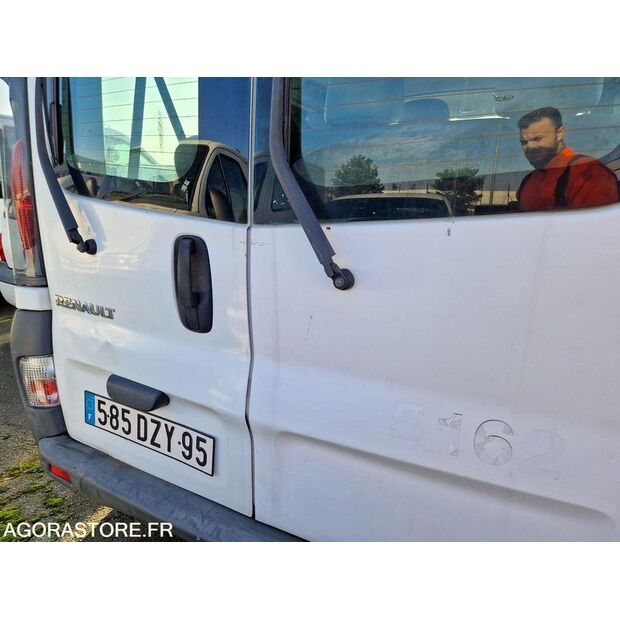 2005 رينو Trafic-45149341