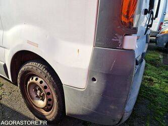 2005-renault-trafic-1409623-45149348