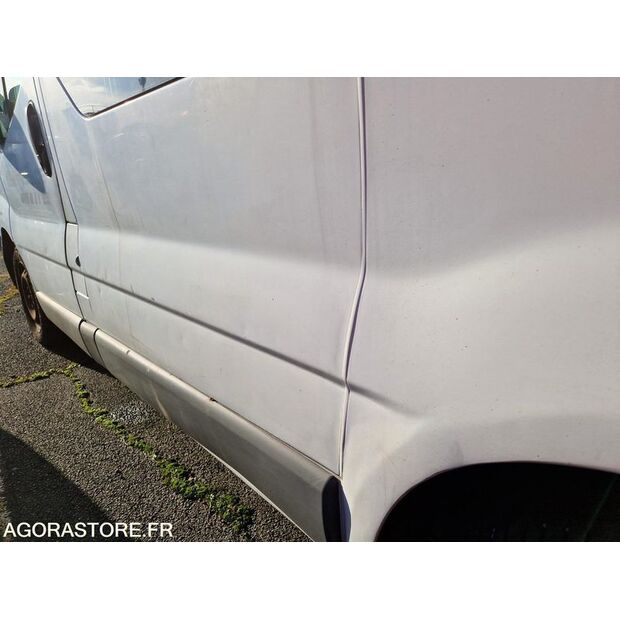 2005 رينو Trafic-45149349