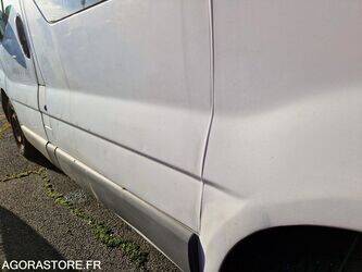 2005-renault-trafic-1409623-45149349