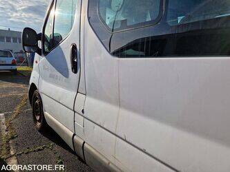 2005-renault-trafic-1409623-45149351
