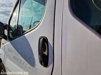 2005-renault-trafic-1409623-45149353