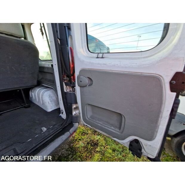 2005 رينو Trafic-45149357