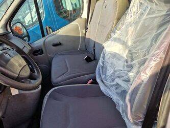 2005-renault-trafic-1409623-45149363