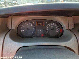 2005-renault-trafic-1409623-45149367