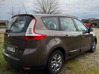 2011-renault-megane-1409638-45149550