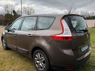 2011-renault-megane-1409638-45149551