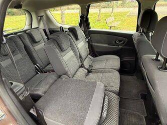 2011-renault-megane-1409638-45149552