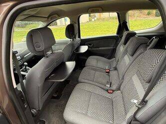 2011-renault-megane-1409638-45149556