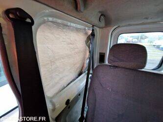 2006-renault-trafic-1409640-45149588