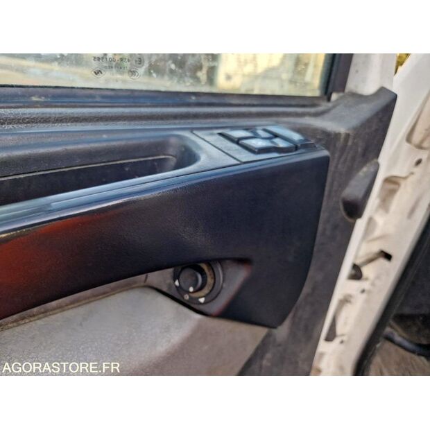 2018 رينو D WIDE-45149787