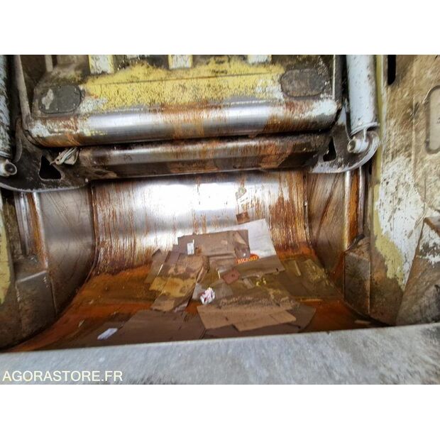 2018 رينو D WIDE-45149932