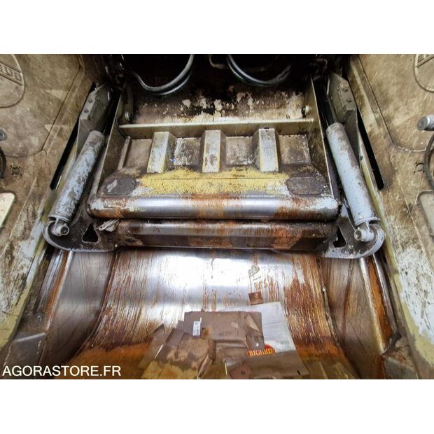 2018 رينو D WIDE-45149933