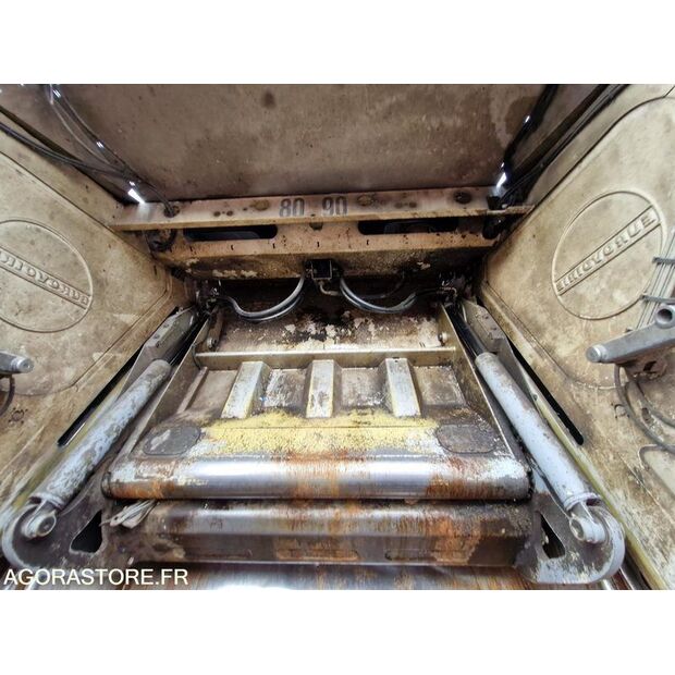 2018 رينو D WIDE-45149934