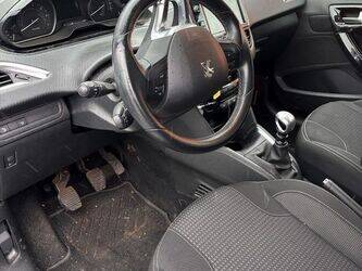 2019-peugeot-208-1409672-45150345