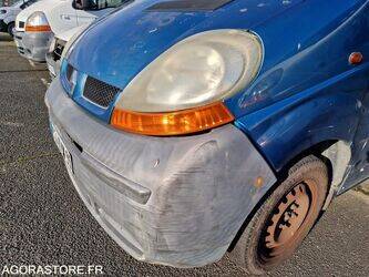 2005-renault-trafic-1409673-45150352