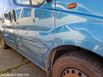 2005-renault-trafic-1409673-45150360