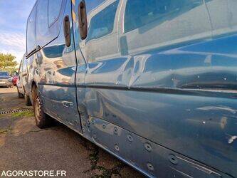 2005-renault-trafic-1409673-45150361