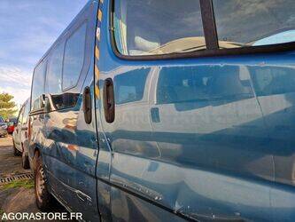 2005-renault-trafic-1409673-45150362