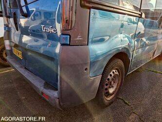 2005-renault-trafic-1409673-45150367