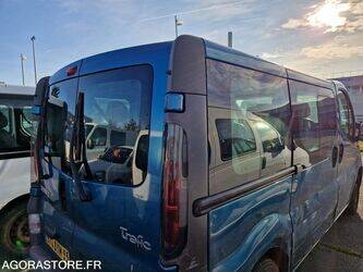 2005-renault-trafic-1409673-45150368