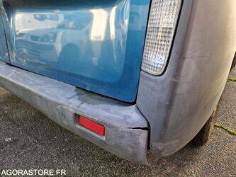 2005-renault-trafic-1409673-45150369