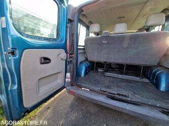 2005-renault-trafic-1409673-45150377
