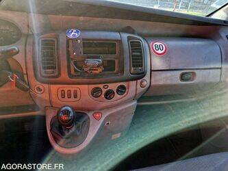 2005-renault-trafic-1409673-45150393