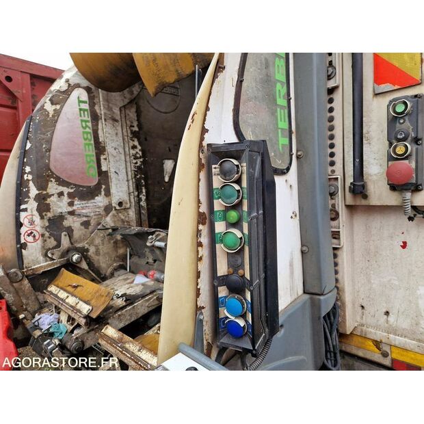 2018 Renault D WIDE-45150444