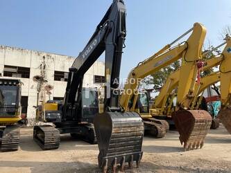 صورة ل حفارات مجنزرة 2023 فولفو EC210DLC