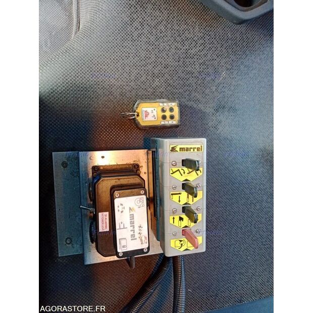 2017 Renault C-45150653