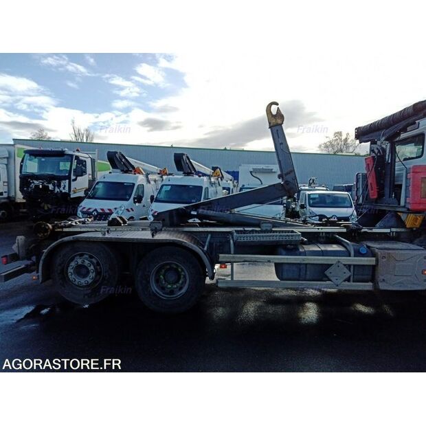 2017 Renault C-45150655