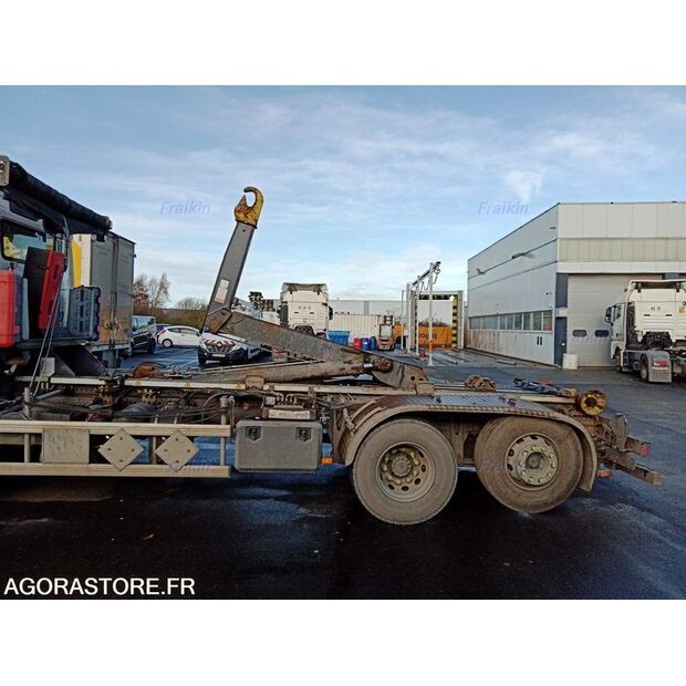 2017 Renault C-45150656