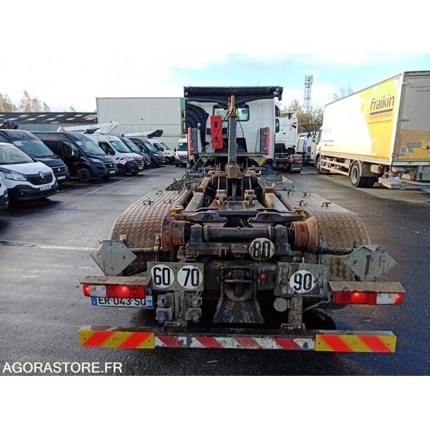 2017 Renault C-45150659