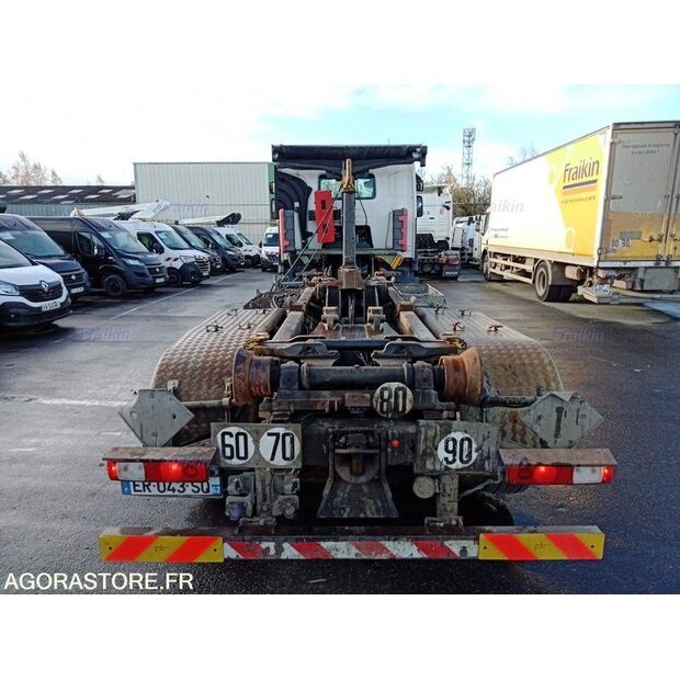 2017 Renault C-45150660