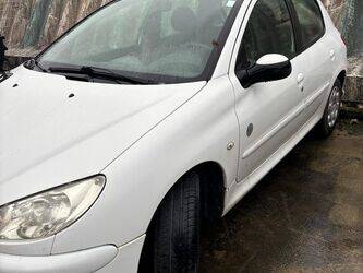 2008-peugeot-206-1409693-45150710