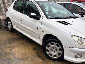 2008-peugeot-206-1409693-45150711