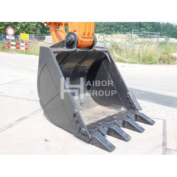 2022 هيتاشى ZX220-5-45150896