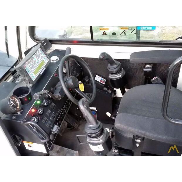 2009 تيريكس RT555-1-45152888