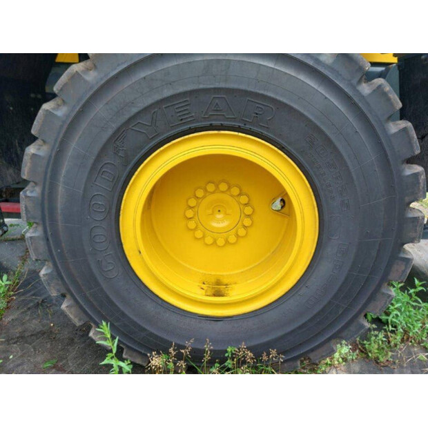 2023 Komatsu WA320-8E0-45157116