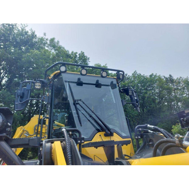 2023 Komatsu WA320-8E0-45157117