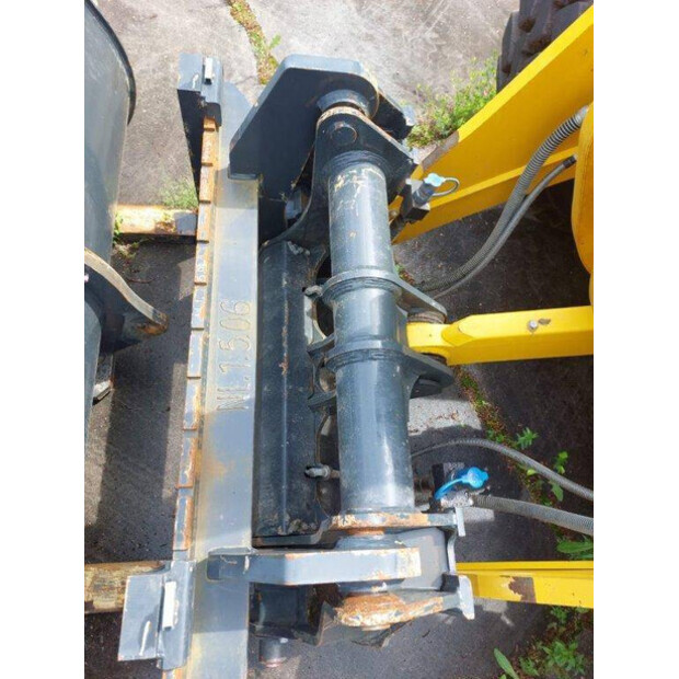 2023 Komatsu WA320-8E0-45157123