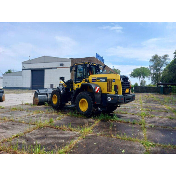 2023 Komatsu WA320-8E0-45157124