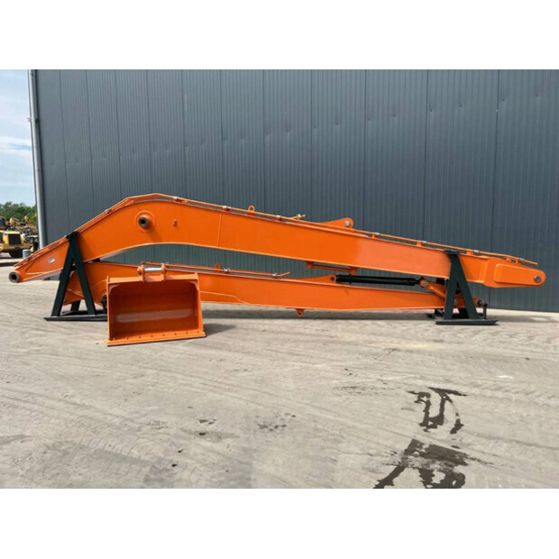 2025 Hitachi ZX200-45157770