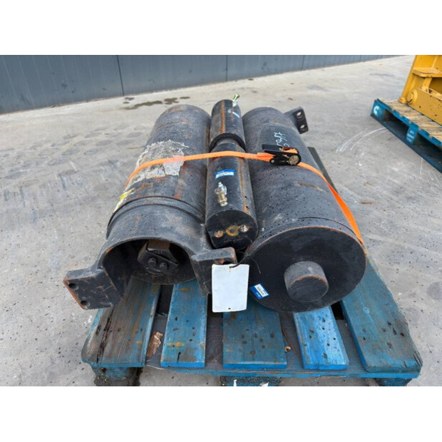 2025 Caterpillar 345-45159322