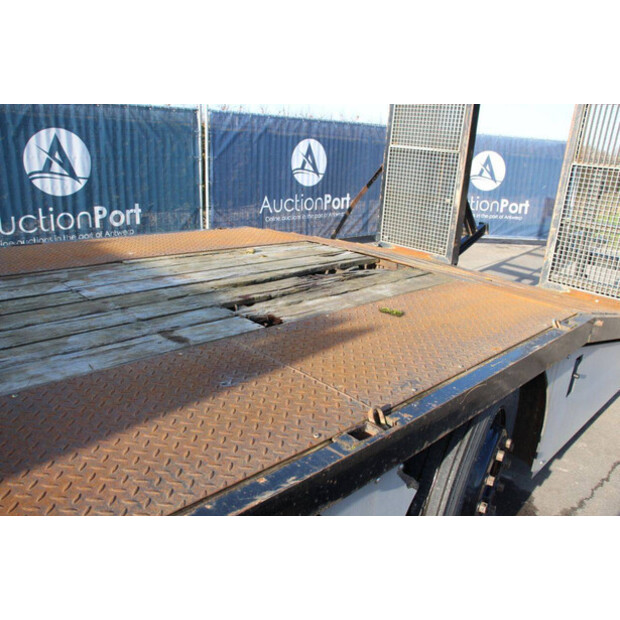 1998 Scania P94-45159543