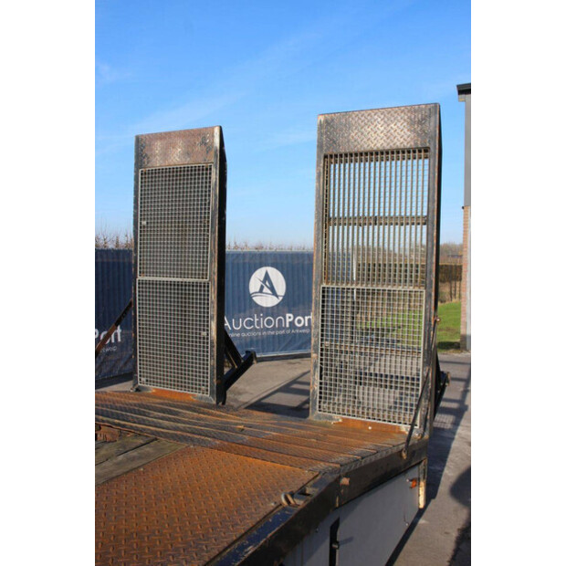 1998 Scania P94-45159544