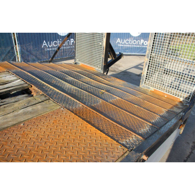 1998 Scania P94-45159545