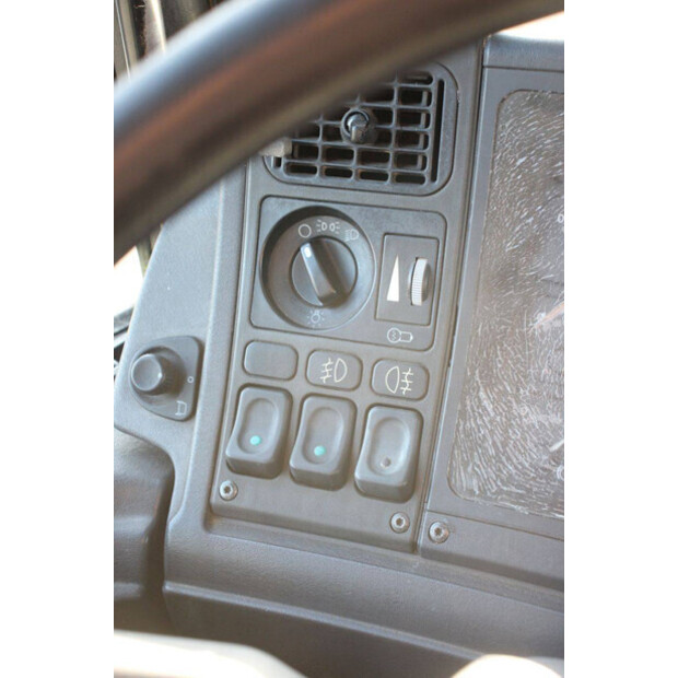 1998 Scania P94-45159558