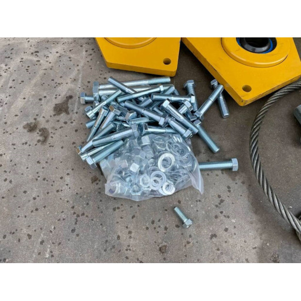 2025 فولفو A25G-45159829